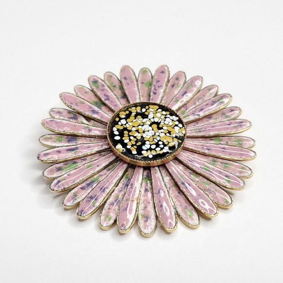Vintage Metal Enamel Daisy Flower Floral Brooch Pin Pink Black Goldtone - Picture 2 of 3